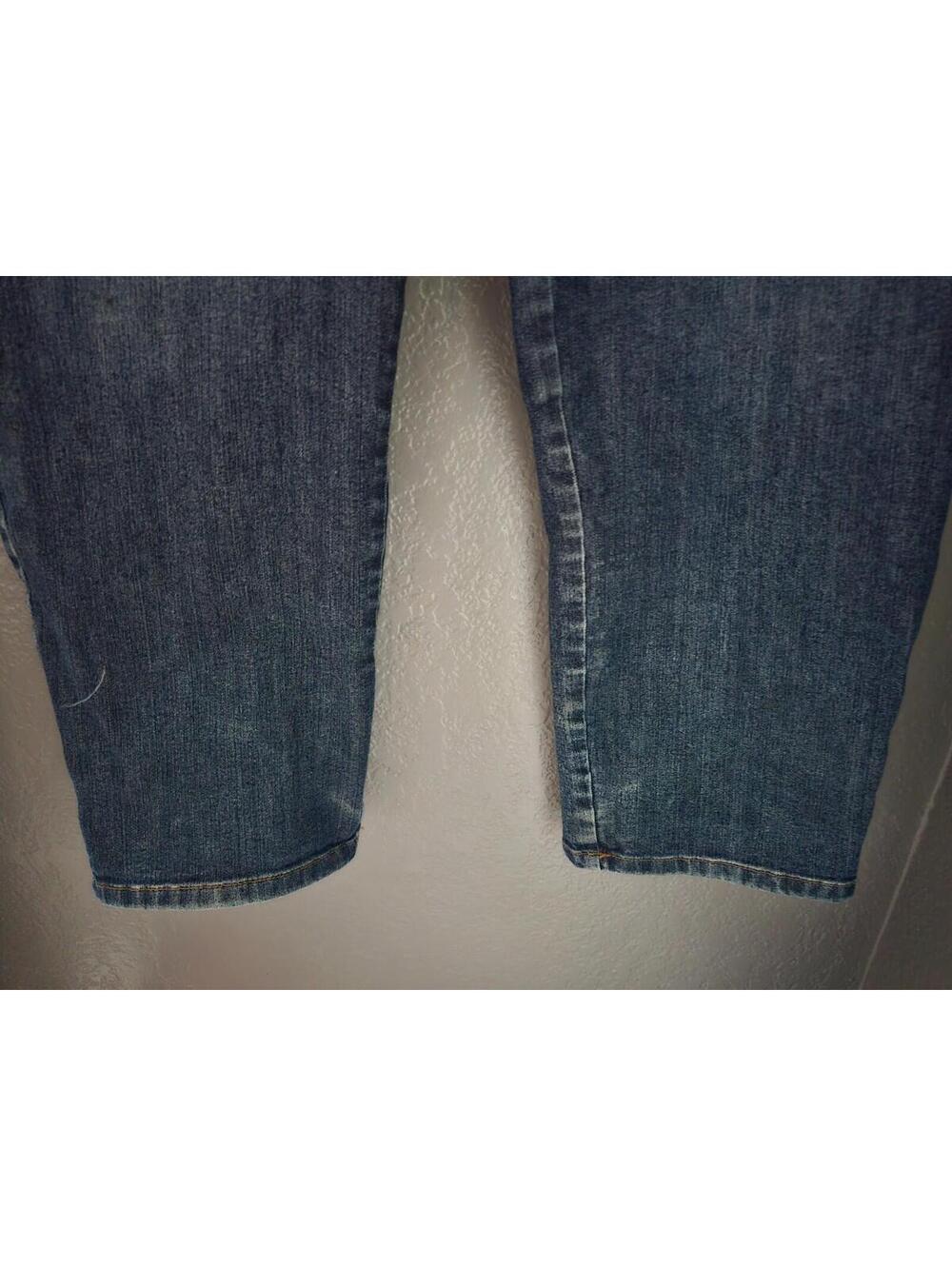 Women's Gloria Vanderbilt Amanda Denim Jeans Pants Size 18 W Blue Straight Leg - Picture 9 of 13